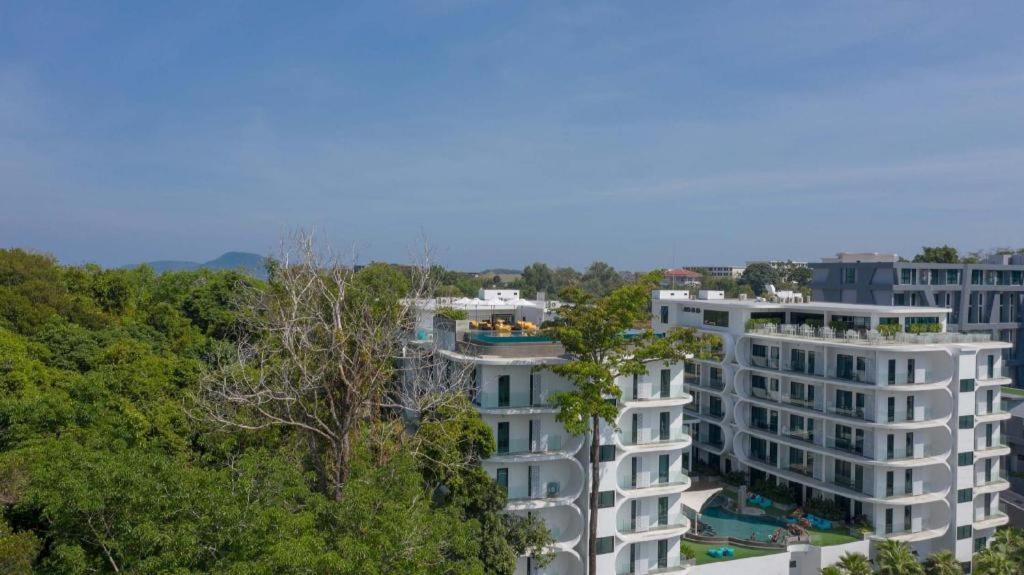 Utopia Naiharn Nai Harn Exterior photo